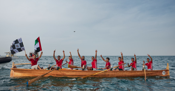 Al Zeer Leads Al Mugheirah Traditional Rowing 30ft Race