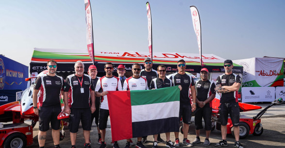 Abu Dhabi Formula 1 Powerboat Team Celebrates the UAE’s 54th Union Day