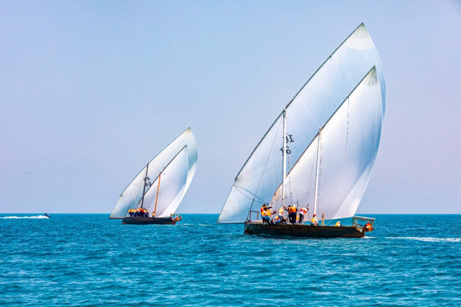 Under the patronage of Hamdan bin Zayed, Start the Sheikh Zayed Festival for Dhows, 60 feet.