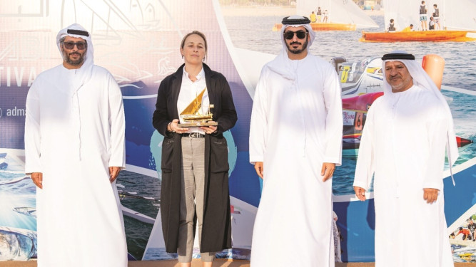 Mohammed bin Sultan bin Khalifa witnesses the conclusion of the Abu Dhabi Marine Festival and honors guests and partners