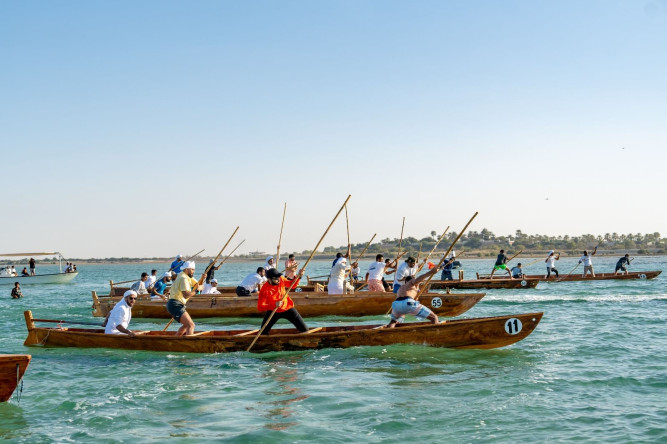 The boat "Asifat Al-Hazem" wins the title of the heritage race at the Al Dhafra Marine Festival