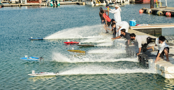 Abu Dhabi Marine Sports Club Organizes UAE Remote-Control Boat Championship