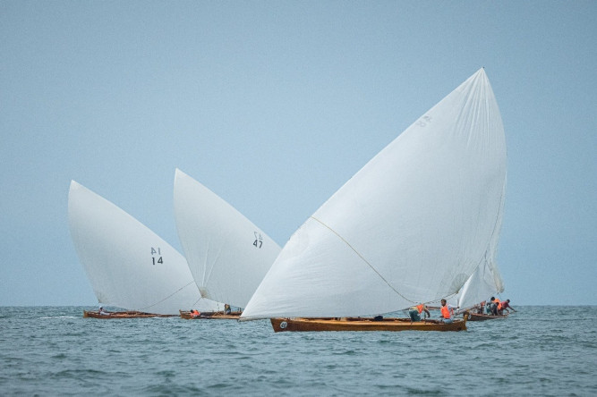 "Al-Bawanish" Opens Heritage Races at Al Dhafra Marine Festival